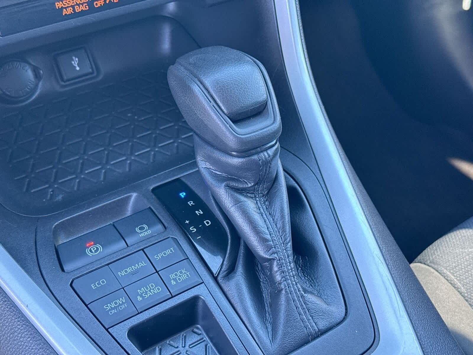 Thumbnail: 2022 Toyota RAV4 - 24