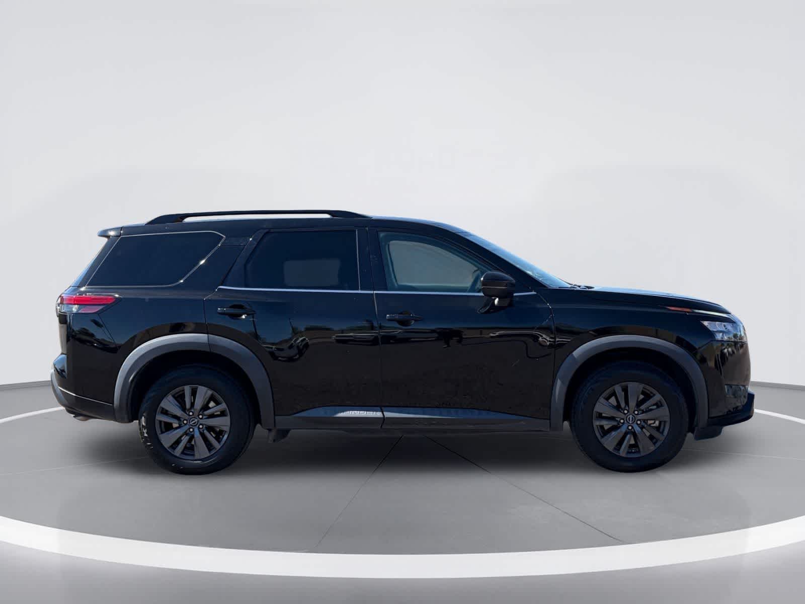Thumbnail: 2023 Nissan Pathfinder - 7