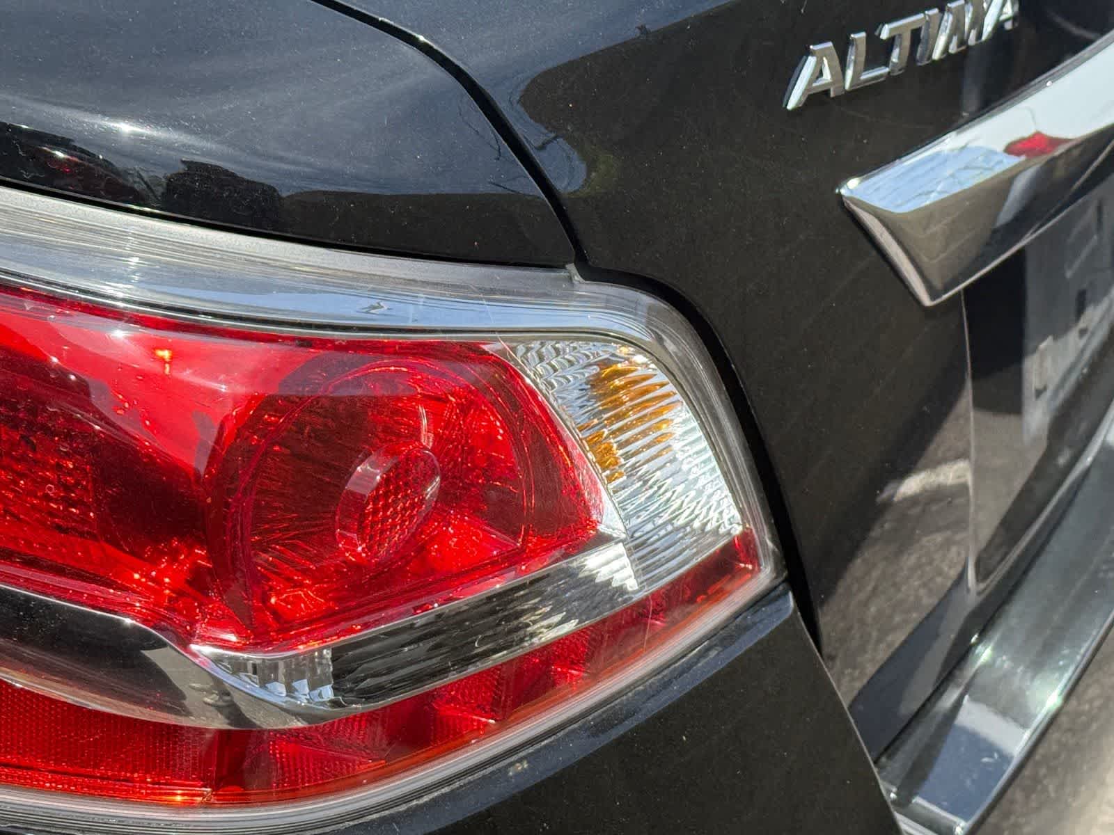 Thumbnail: 2015 Nissan Altima - 12