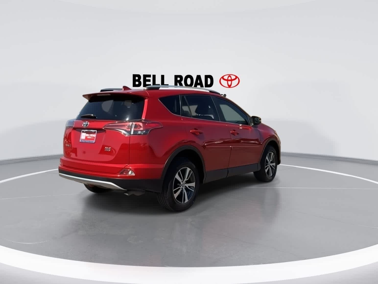 Thumbnail: 2016 Toyota RAV4 - 8