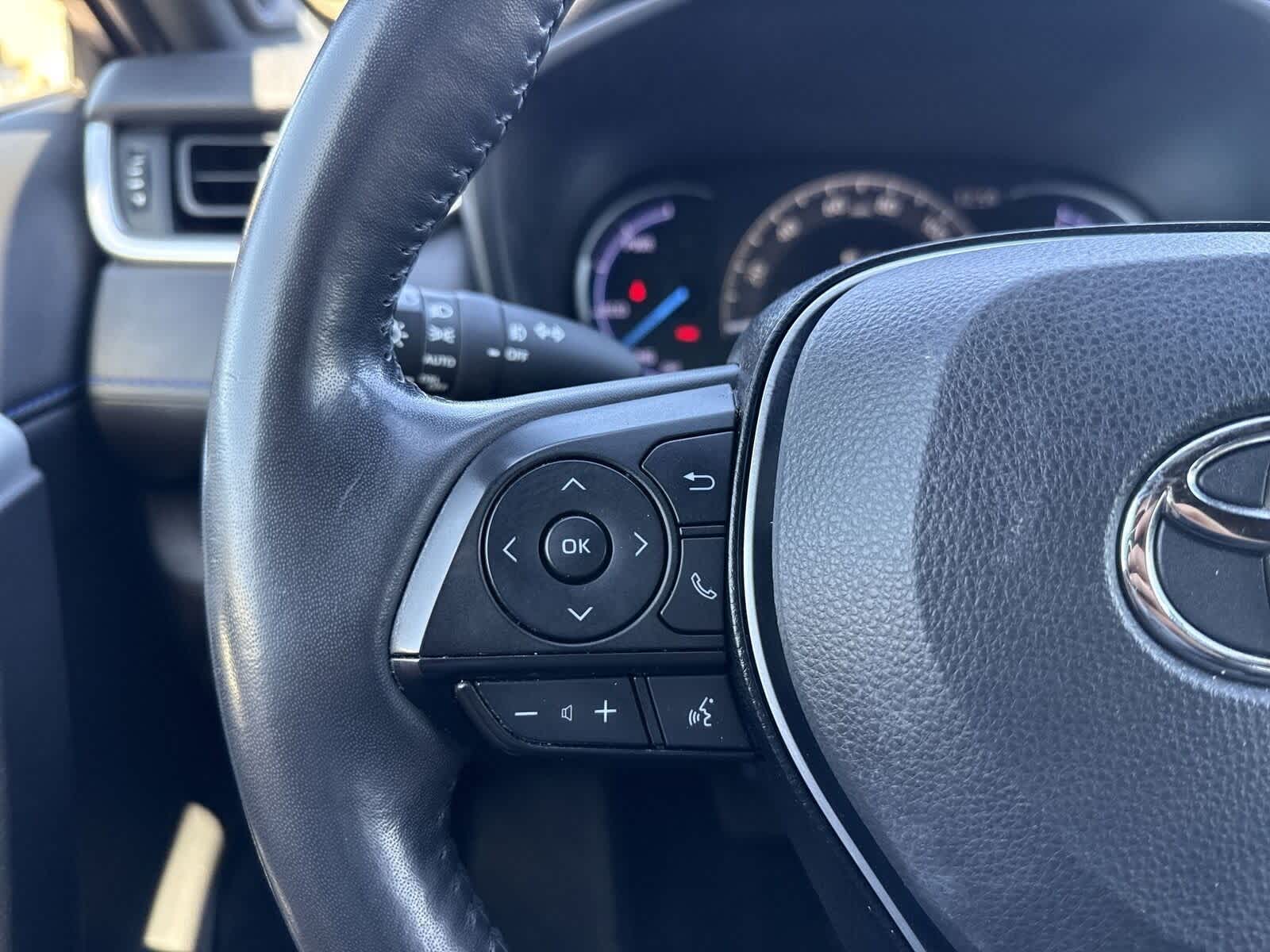 Thumbnail: 2020 Toyota RAV4 - 28