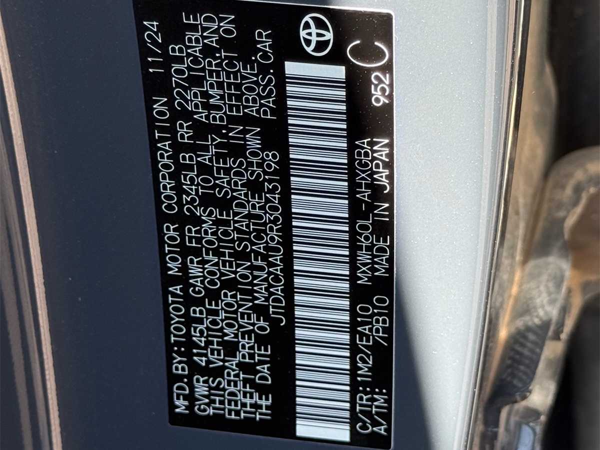 Thumbnail: 2024 Toyota Prius - 21