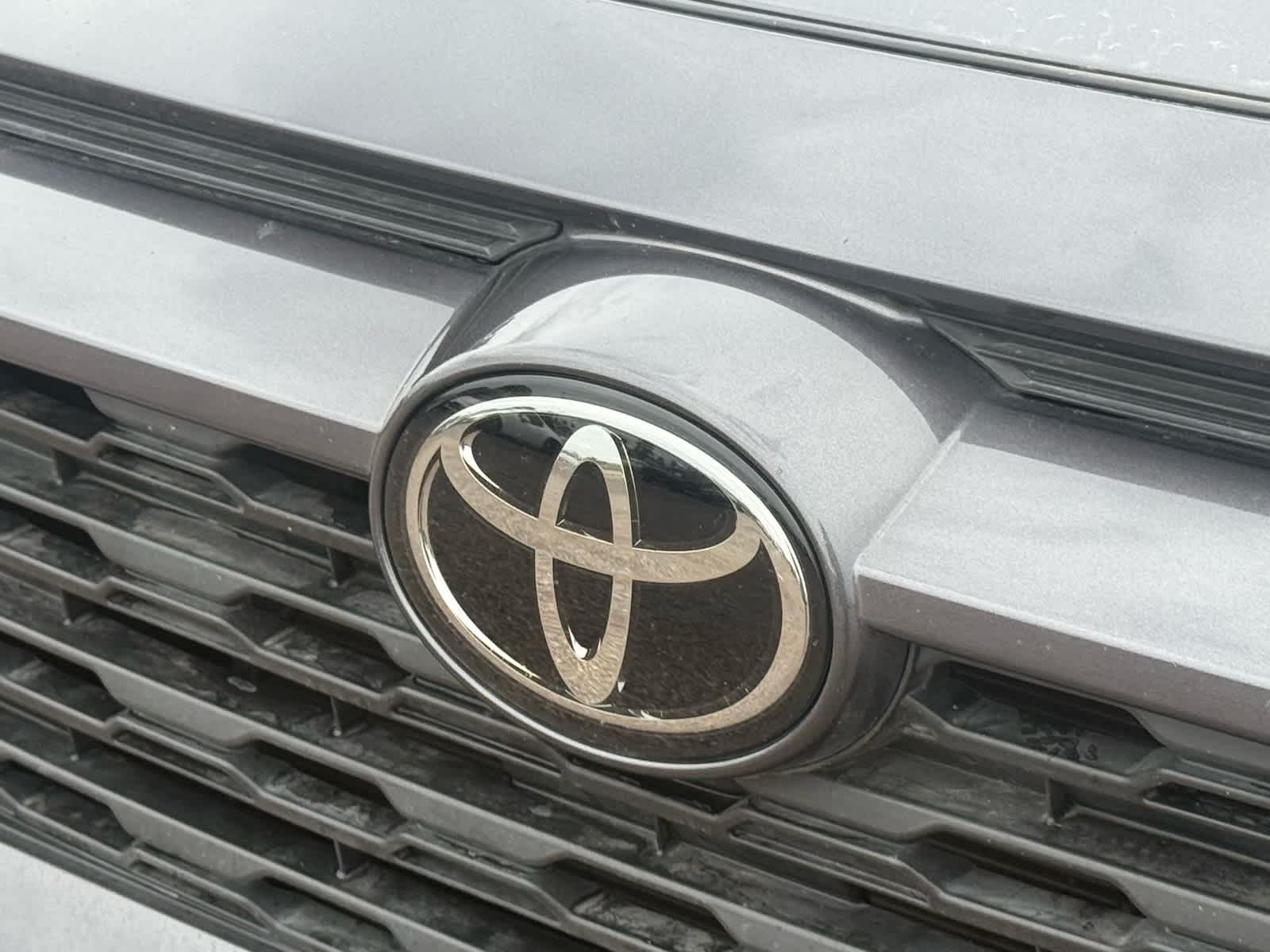 Thumbnail: 2022 Toyota RAV4 - 7