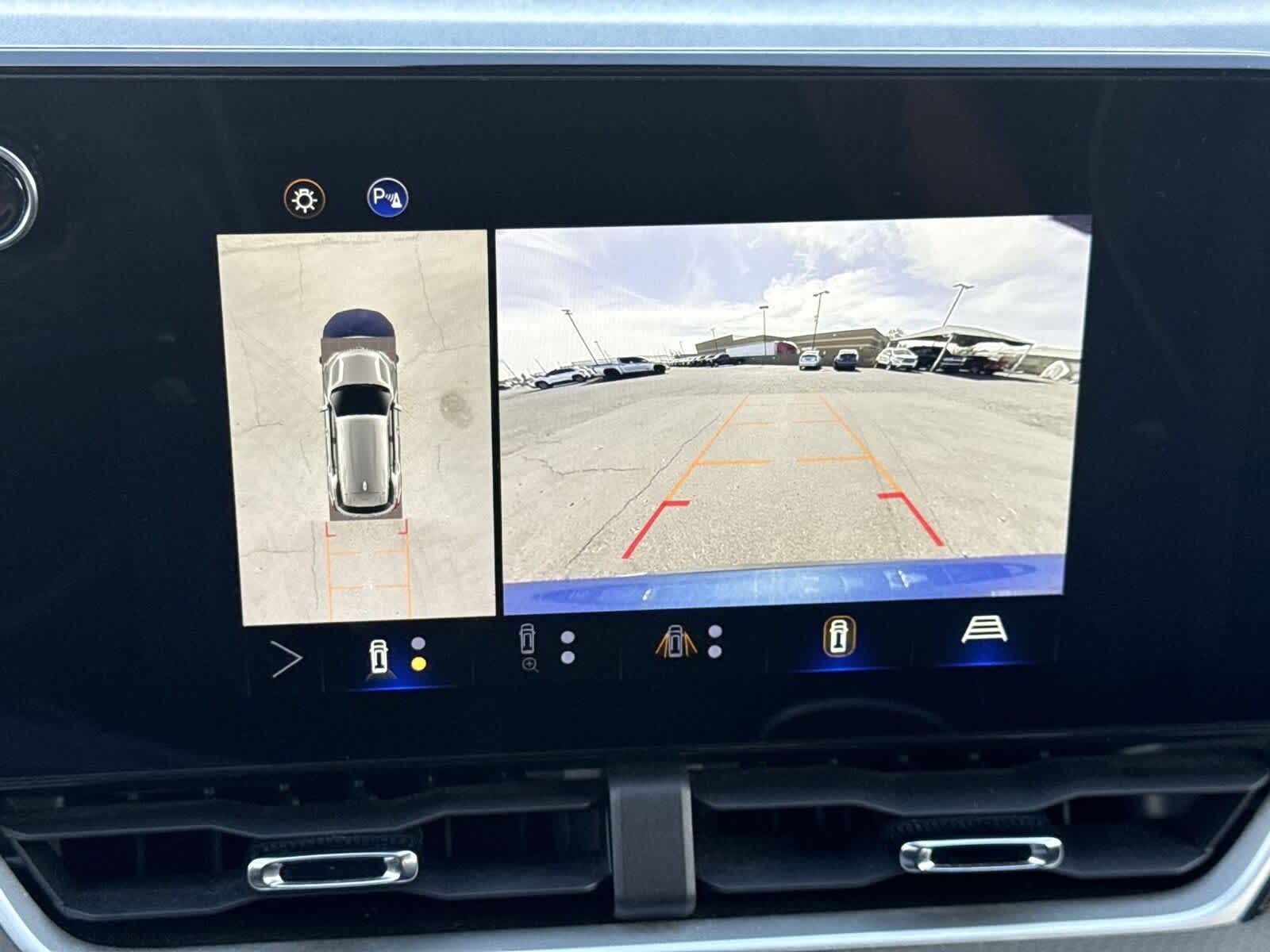 Thumbnail: 2025 Chevrolet Equinox - 22