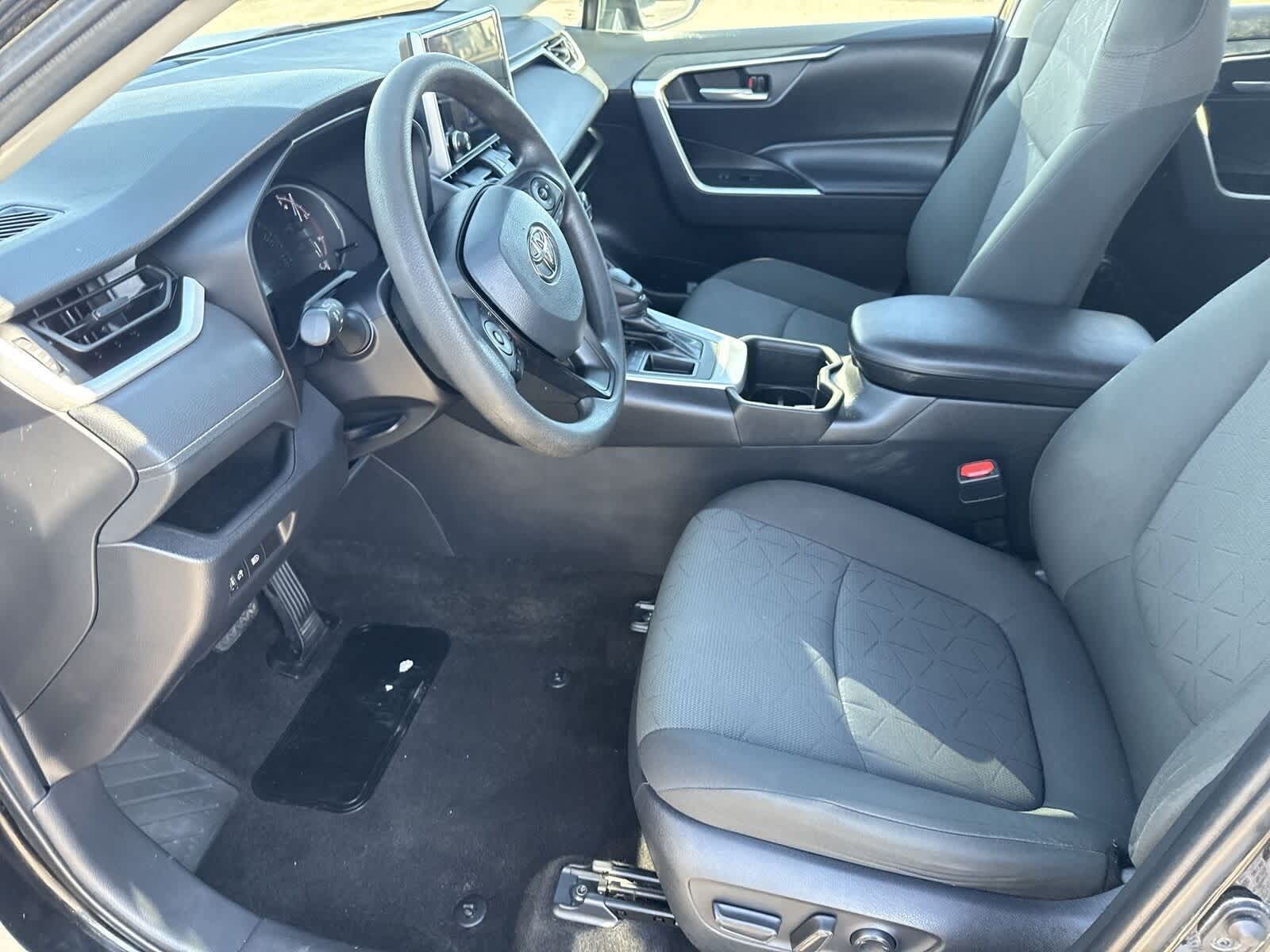 Thumbnail: 2023 Toyota RAV4 - 16