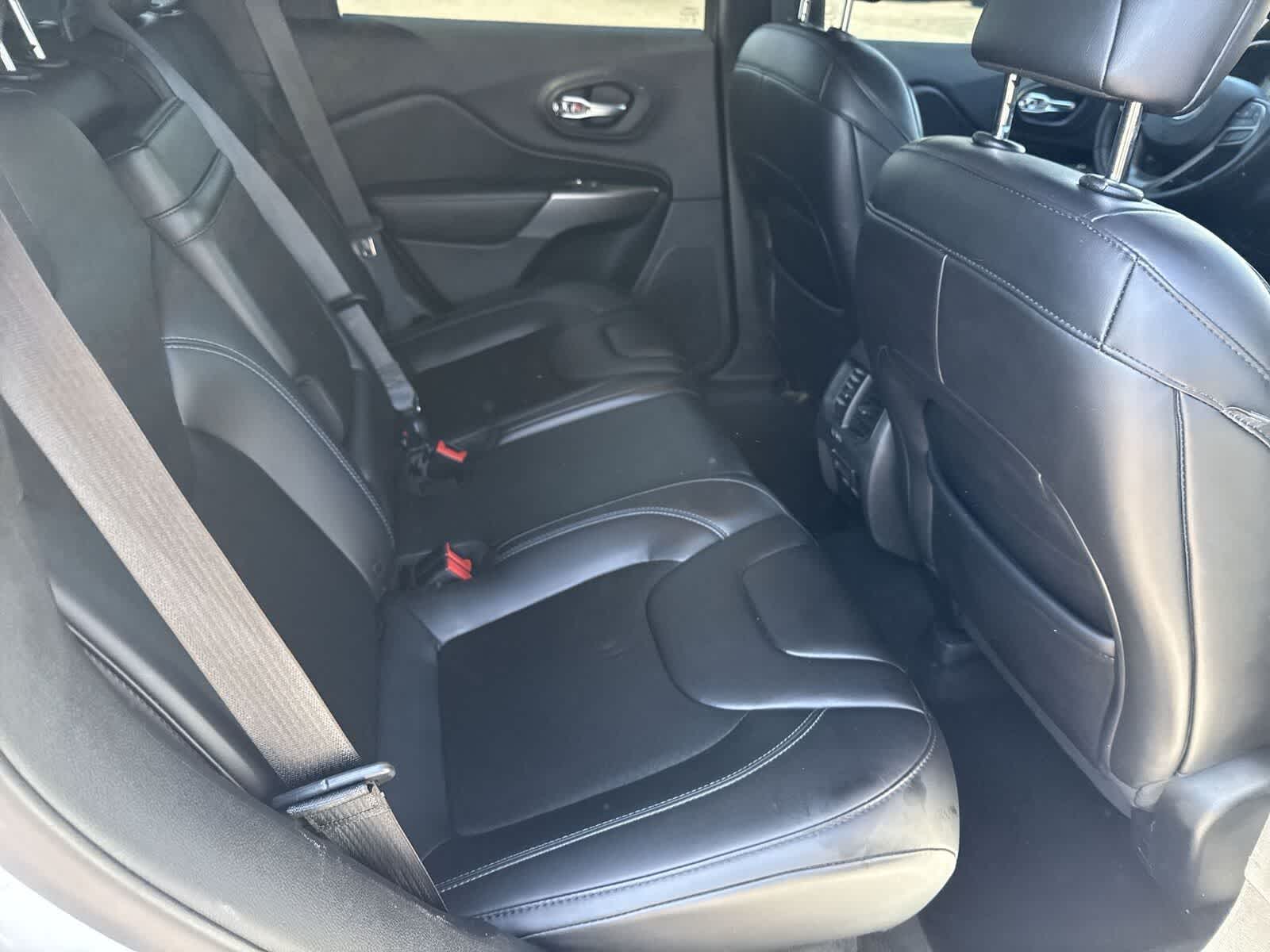 Thumbnail: 2019 Jeep Cherokee - 13