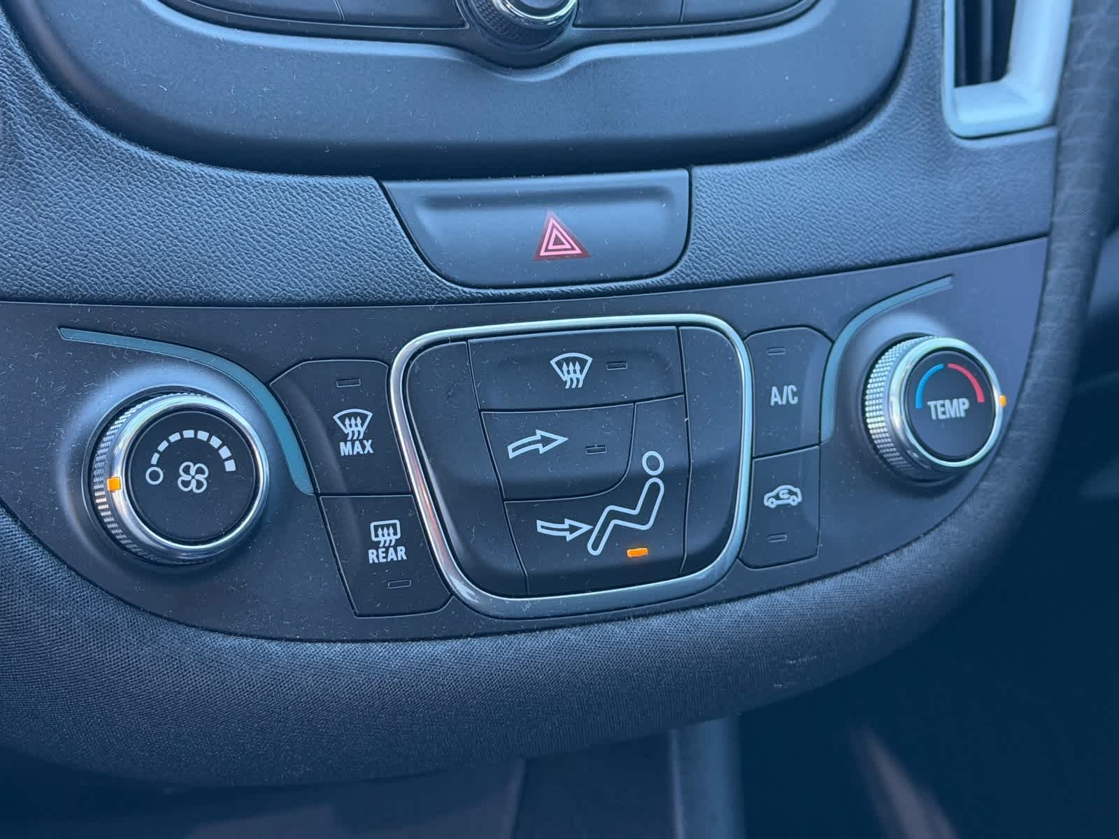 Thumbnail: 2018 Chevrolet Malibu - 13