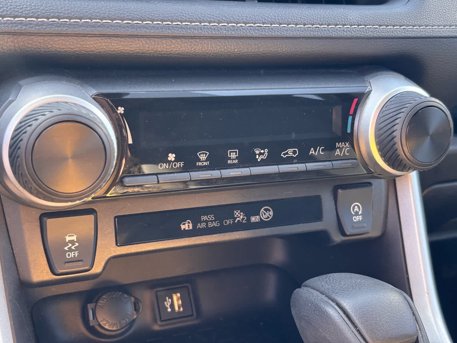 2024 Toyota RAV4 LE 10