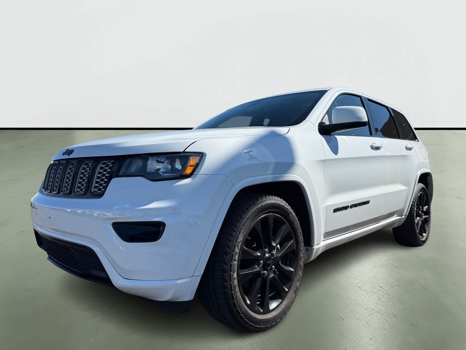 Thumbnail: 2019 Jeep Grand Cherokee - 2