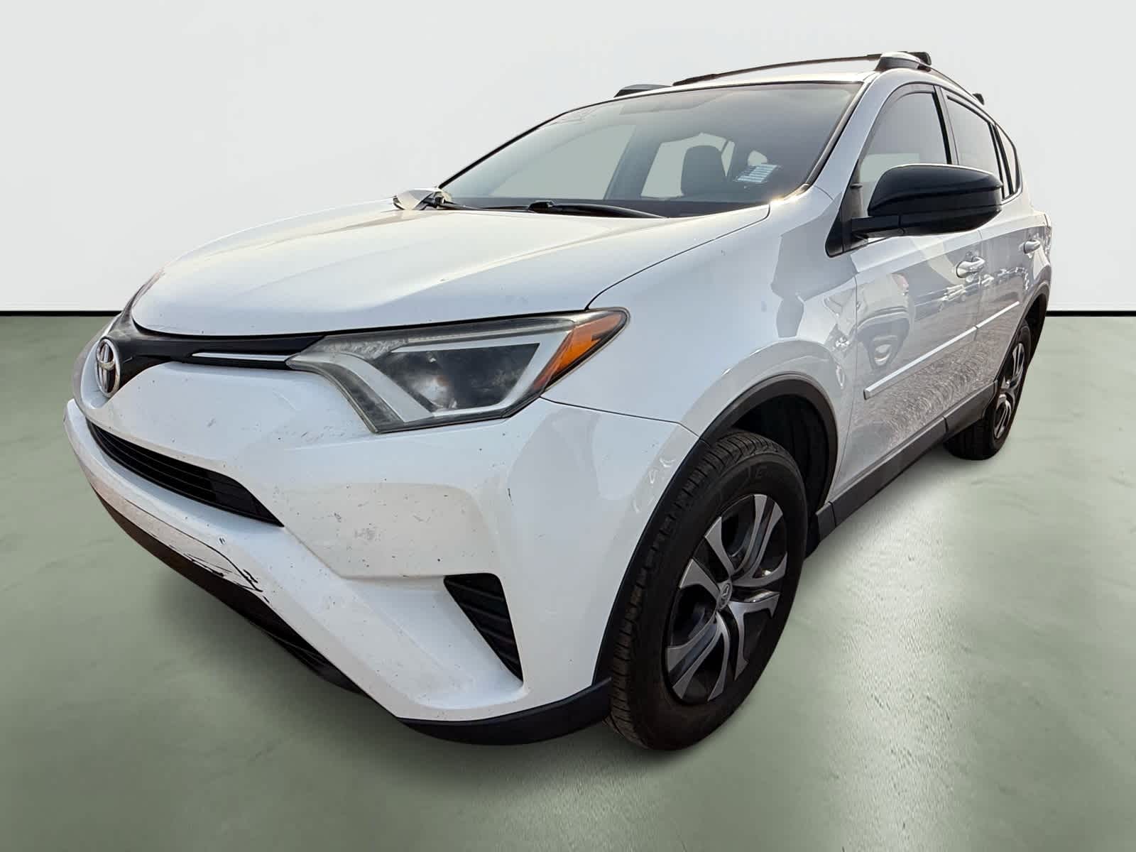 Thumbnail: 2016 Toyota RAV4 - 2