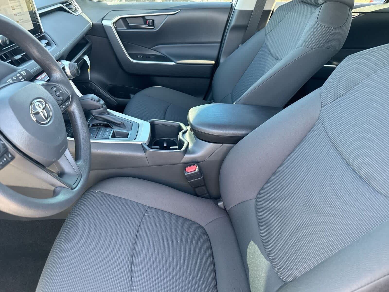 Thumbnail: 2025 Toyota RAV4 - 17