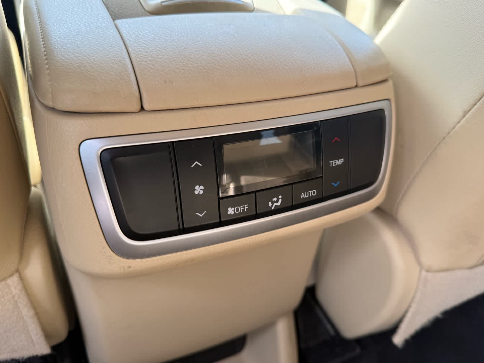 Thumbnail: 2016 Toyota Highlander - 12