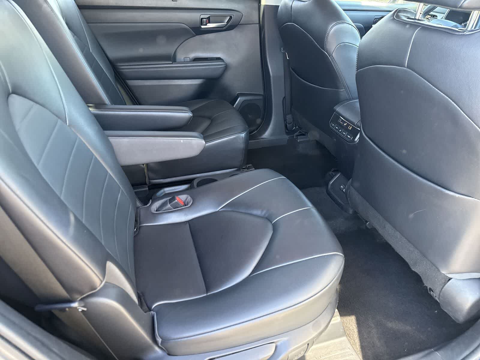 Thumbnail: 2023 Toyota Highlander - 14