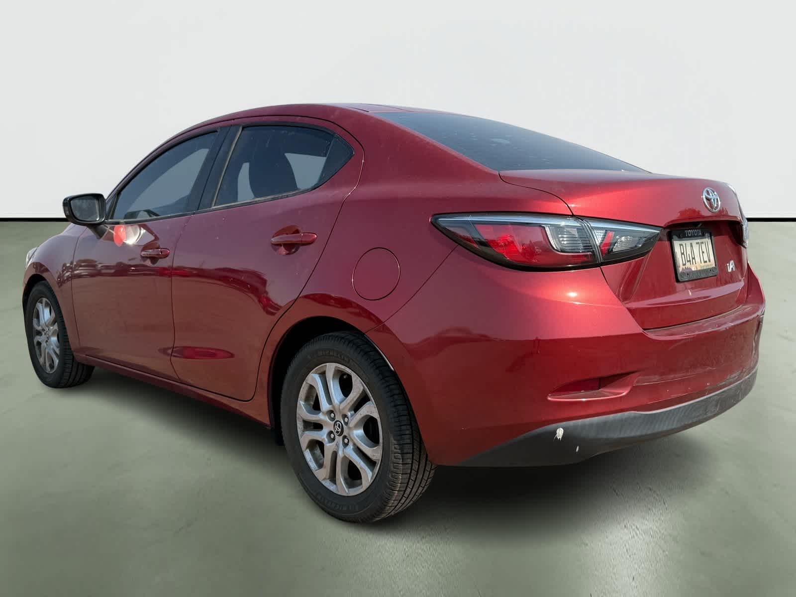 Thumbnail: 2018 Toyota Yaris iA - 3