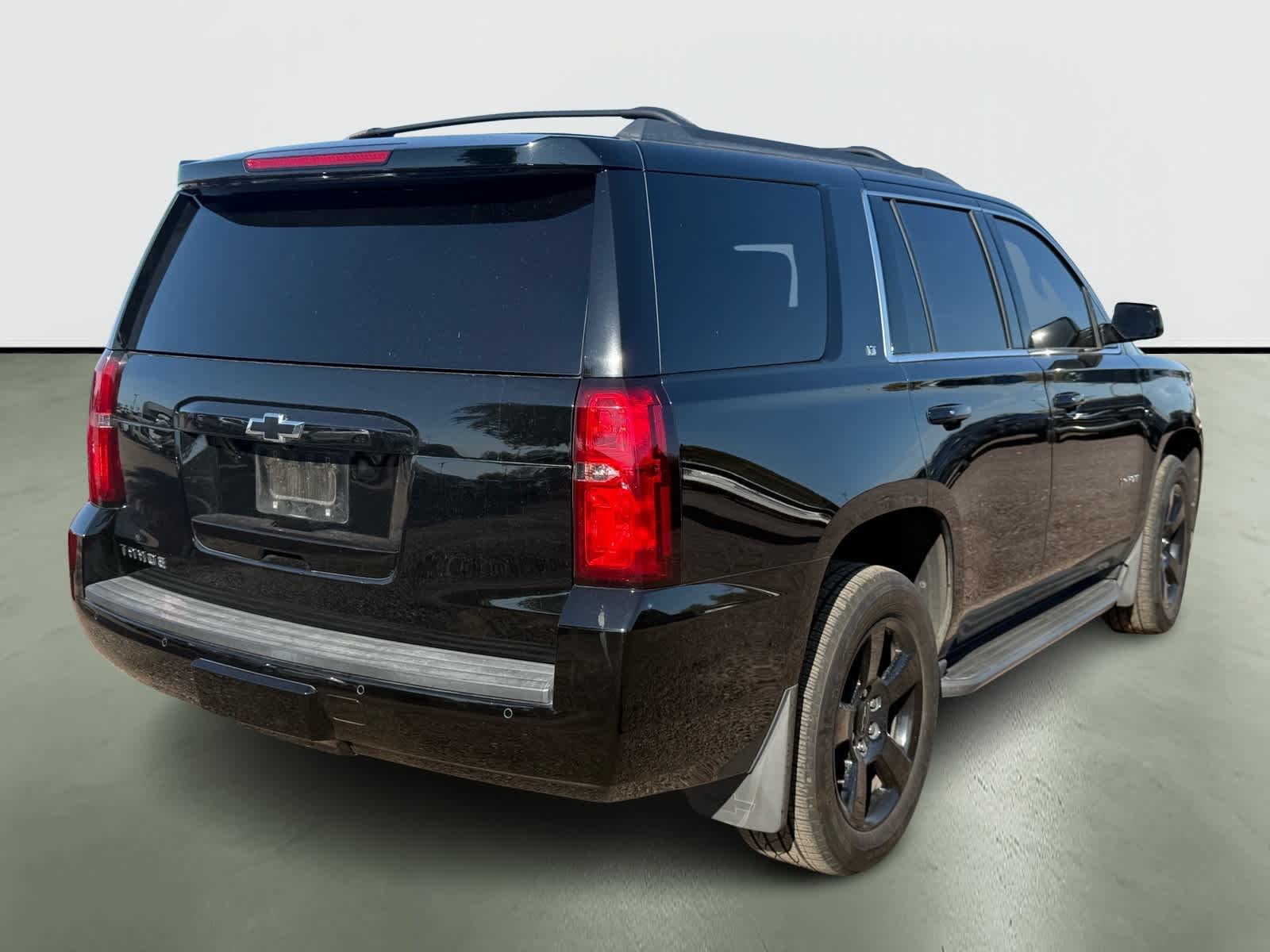 Thumbnail: 2018 Chevrolet Tahoe - 4