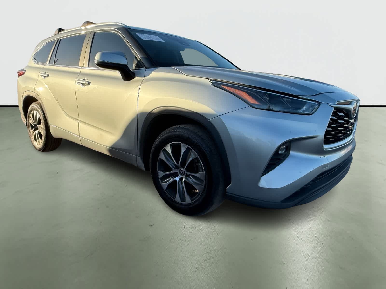 Thumbnail: 2023 Toyota Highlander - 5