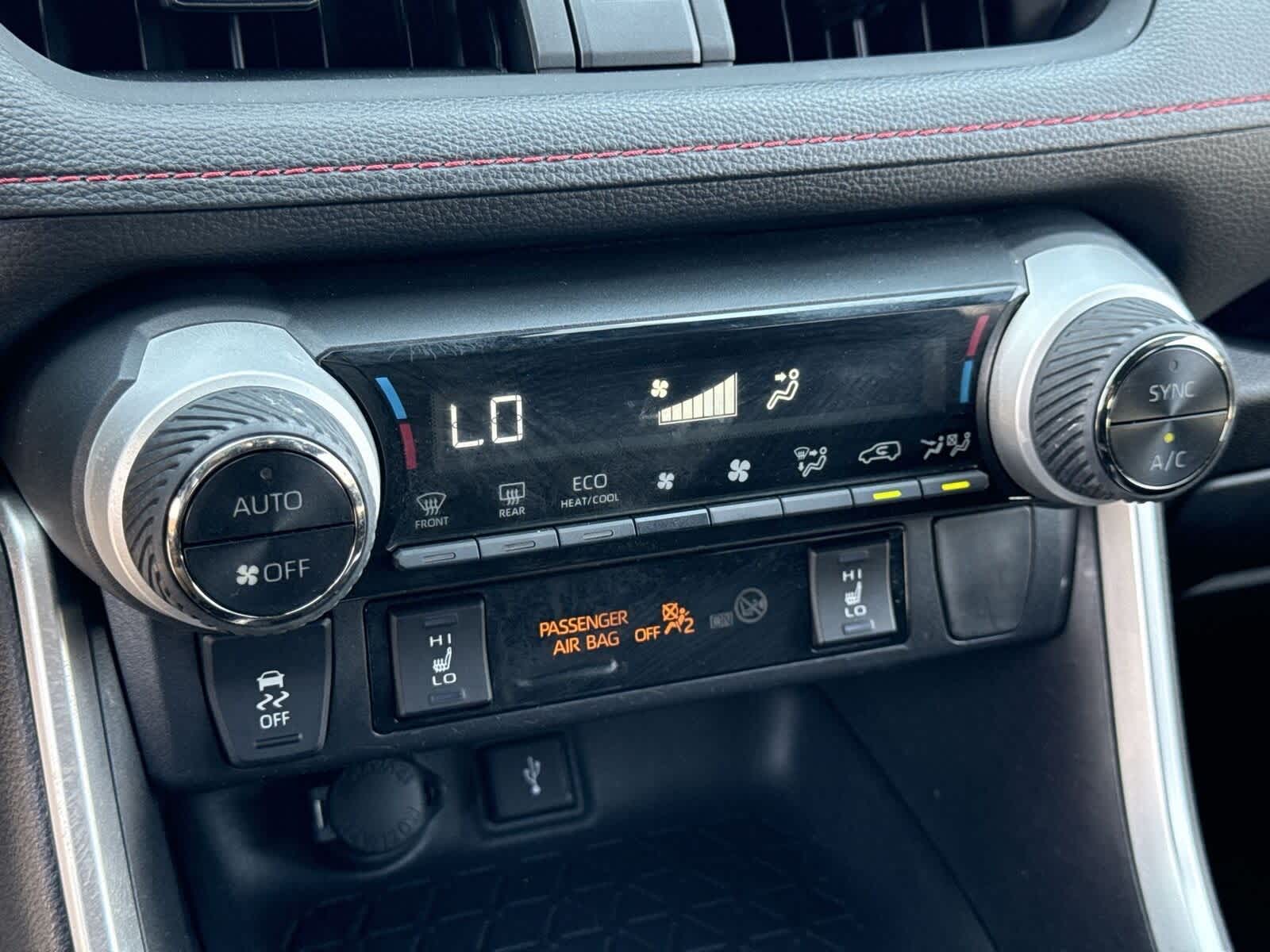 Thumbnail: 2022 Toyota RAV4 - 22