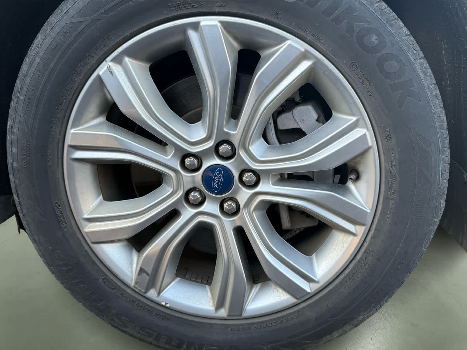 2022 Ford Edge Titanium 2