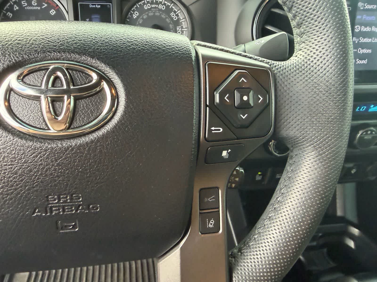 Thumbnail: 2022 Toyota Tacoma - 10