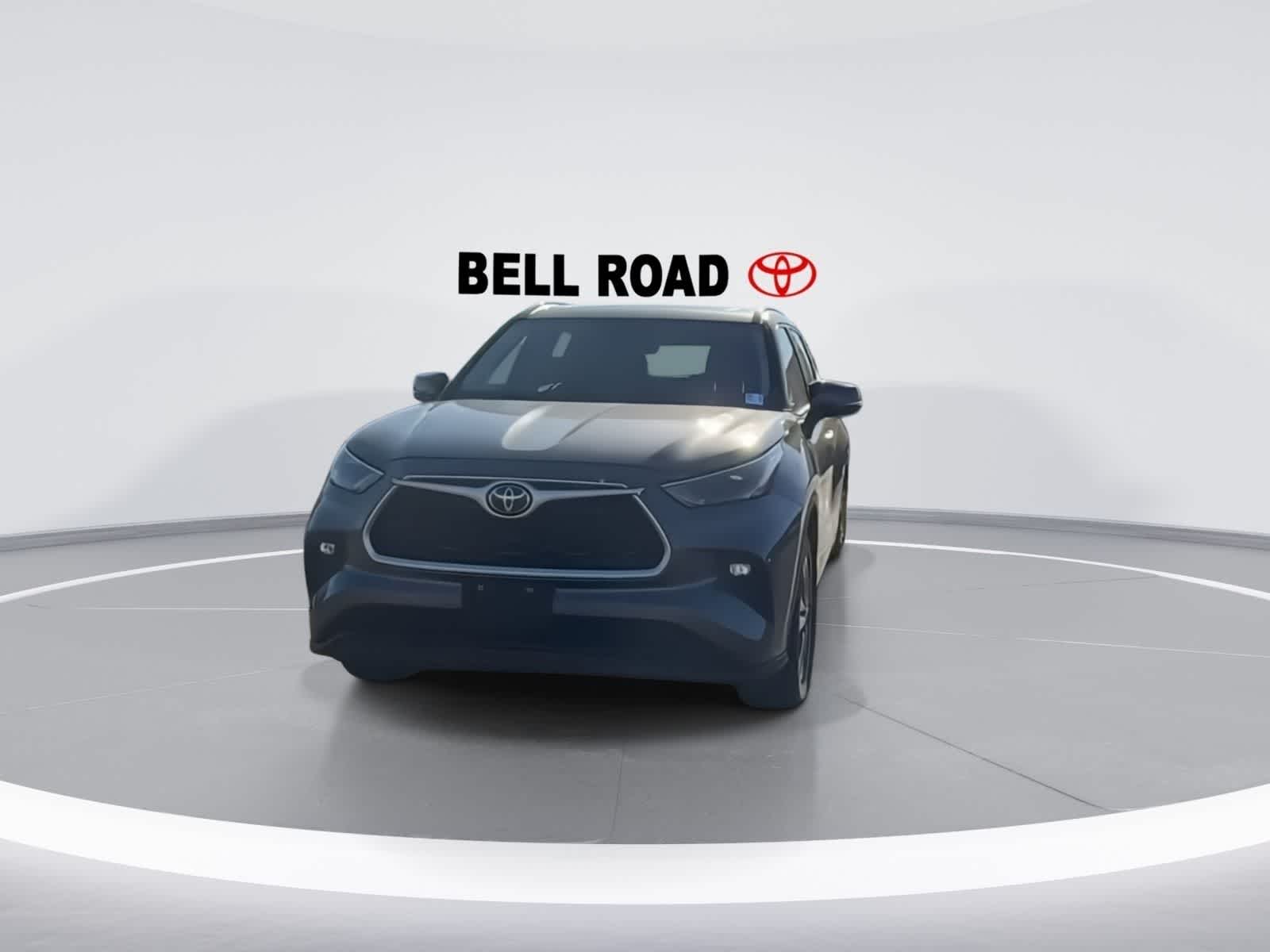 Thumbnail: 2023 Toyota Highlander - 4