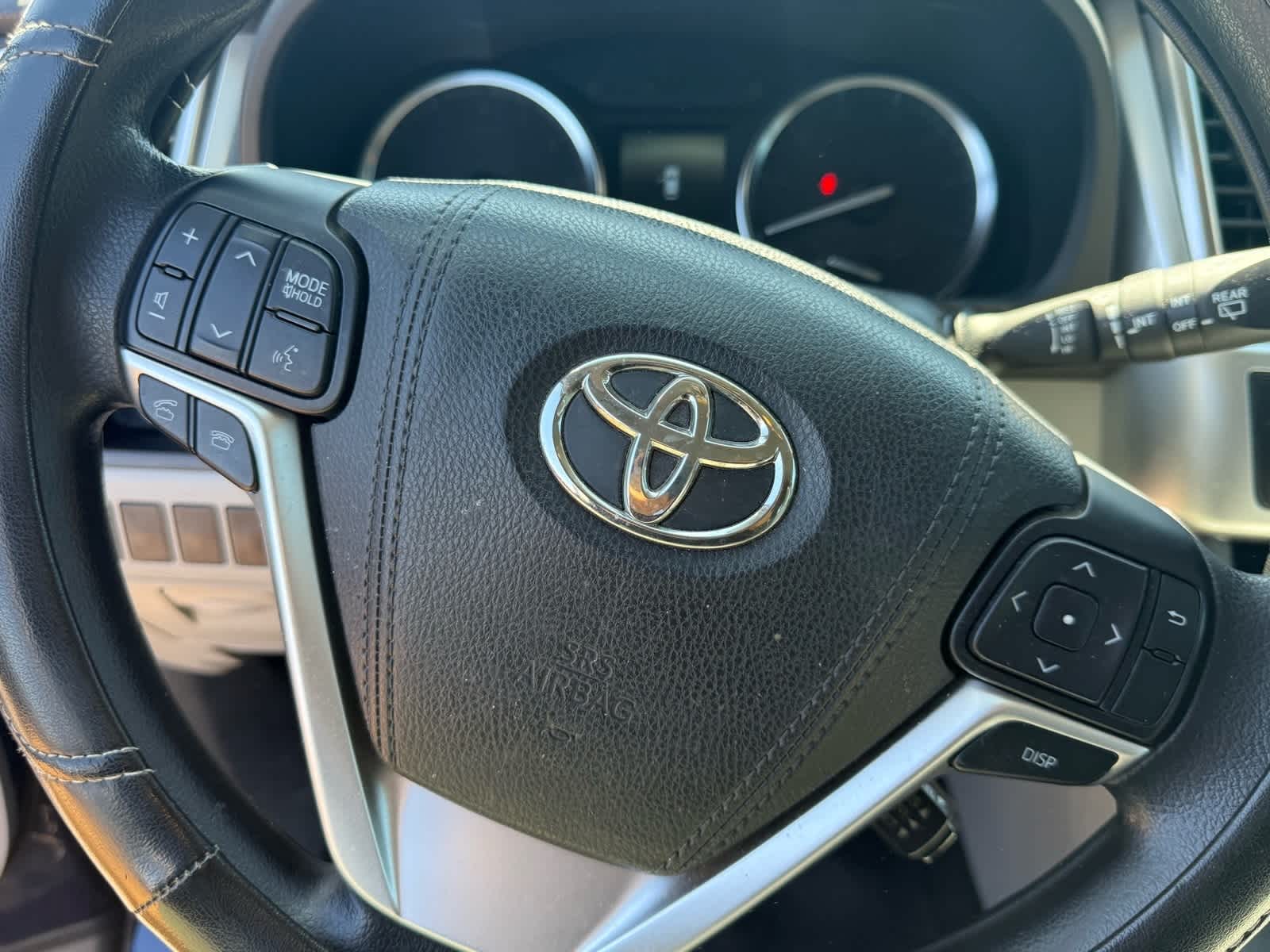 Thumbnail: 2016 Toyota Highlander - 18