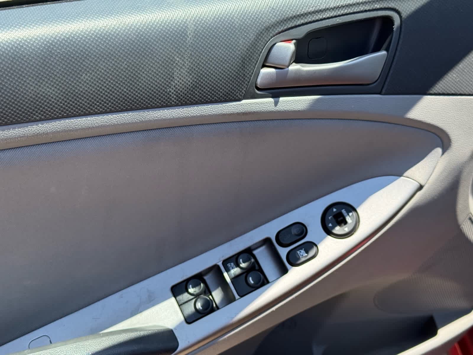 Thumbnail: 2015 Hyundai Accent - 13