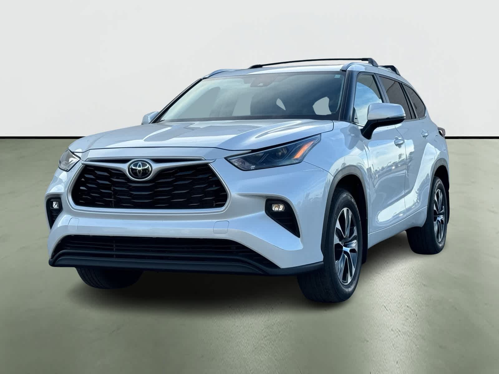 Thumbnail: 2024 Toyota Highlander - 2