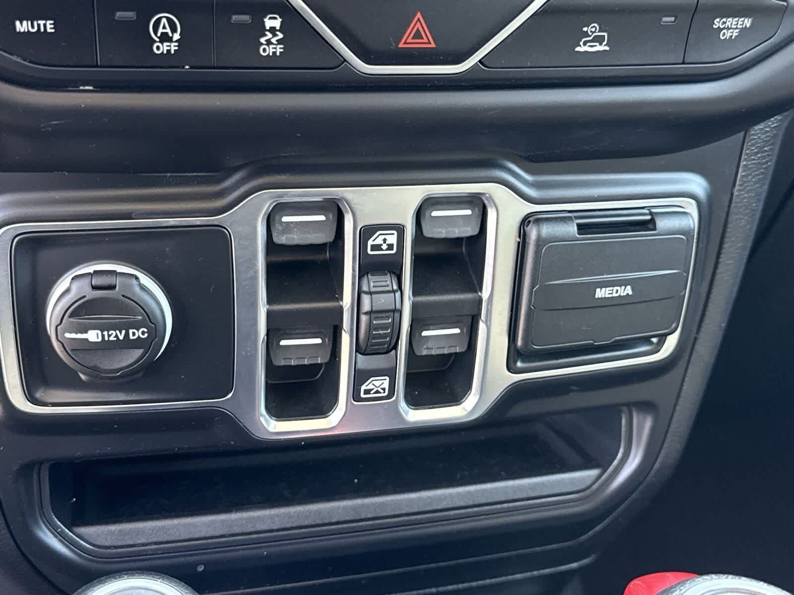 Thumbnail: 2020 Jeep Gladiator - 23