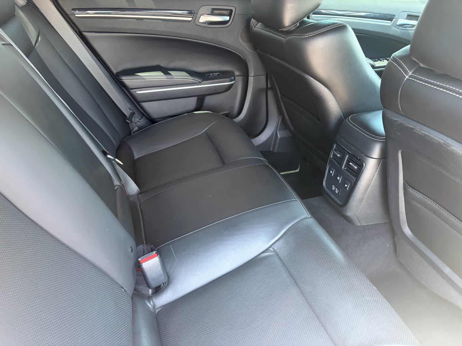 Thumbnail: 2021 Chrysler 300 - 29
