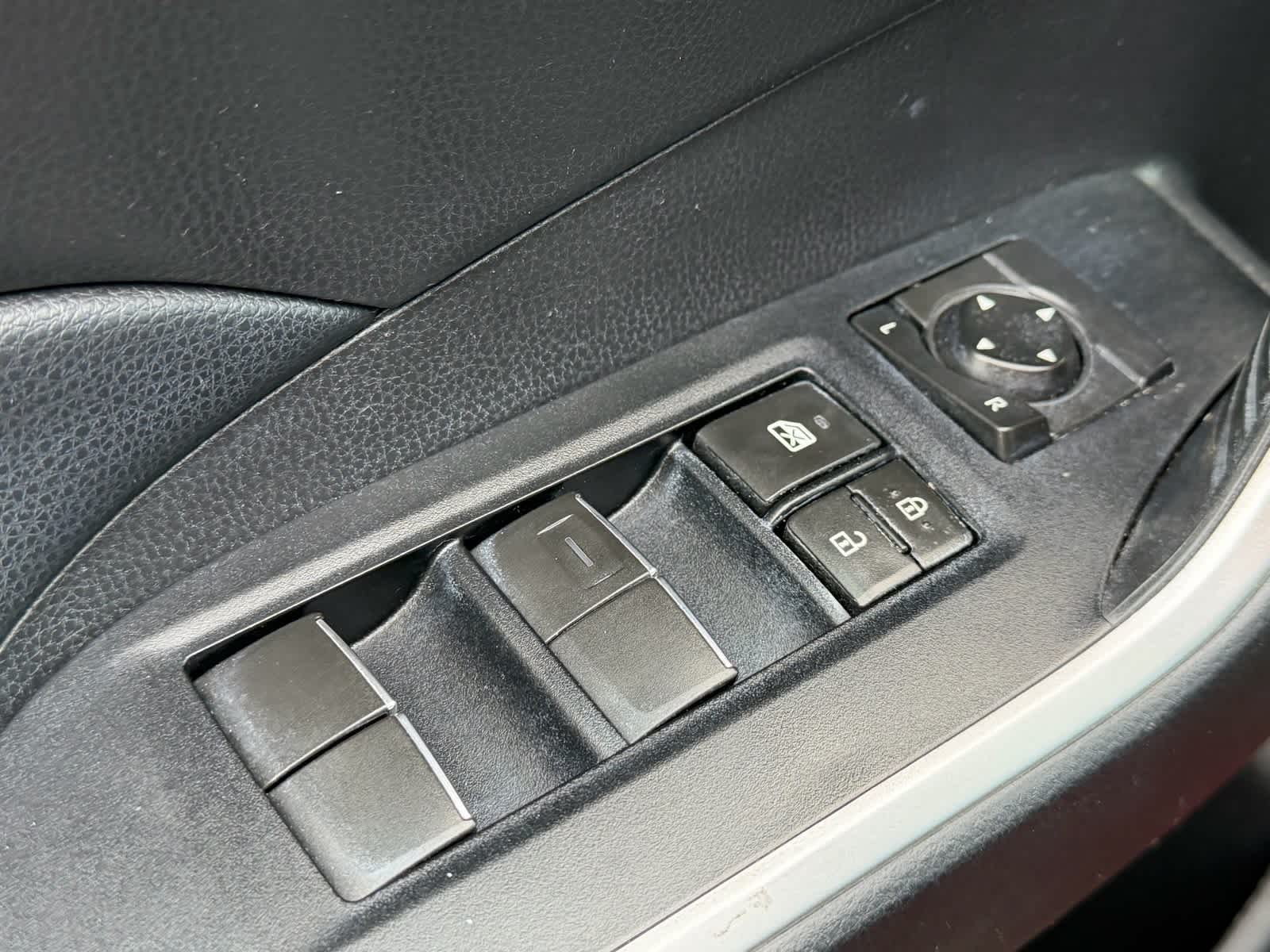 Thumbnail: 2021 Toyota RAV4 - 15