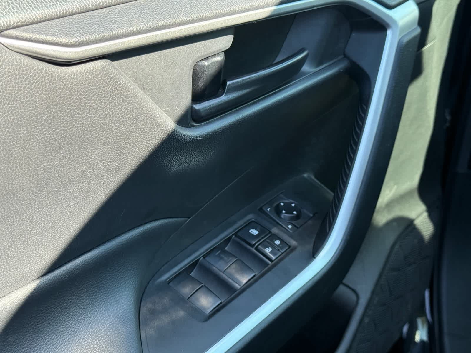 Thumbnail: 2021 Toyota RAV4 - 13