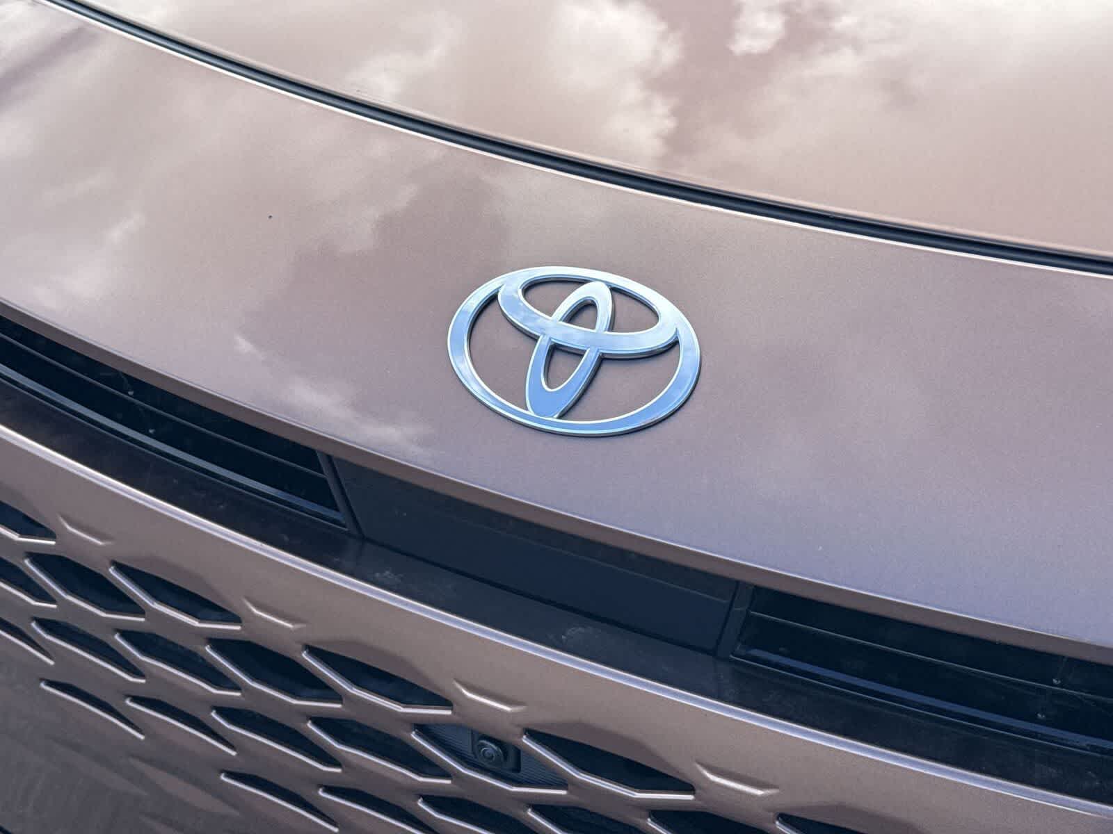 Thumbnail: 2025 Toyota Crown Signia - 33