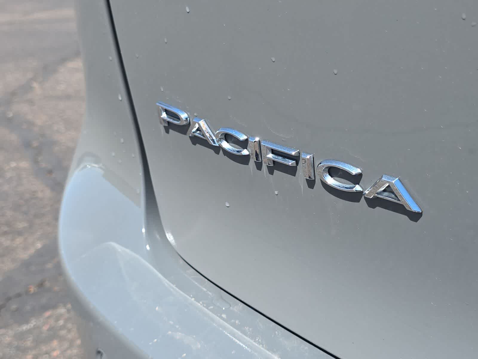 Thumbnail: 2025 Chrysler Pacifica - 33
