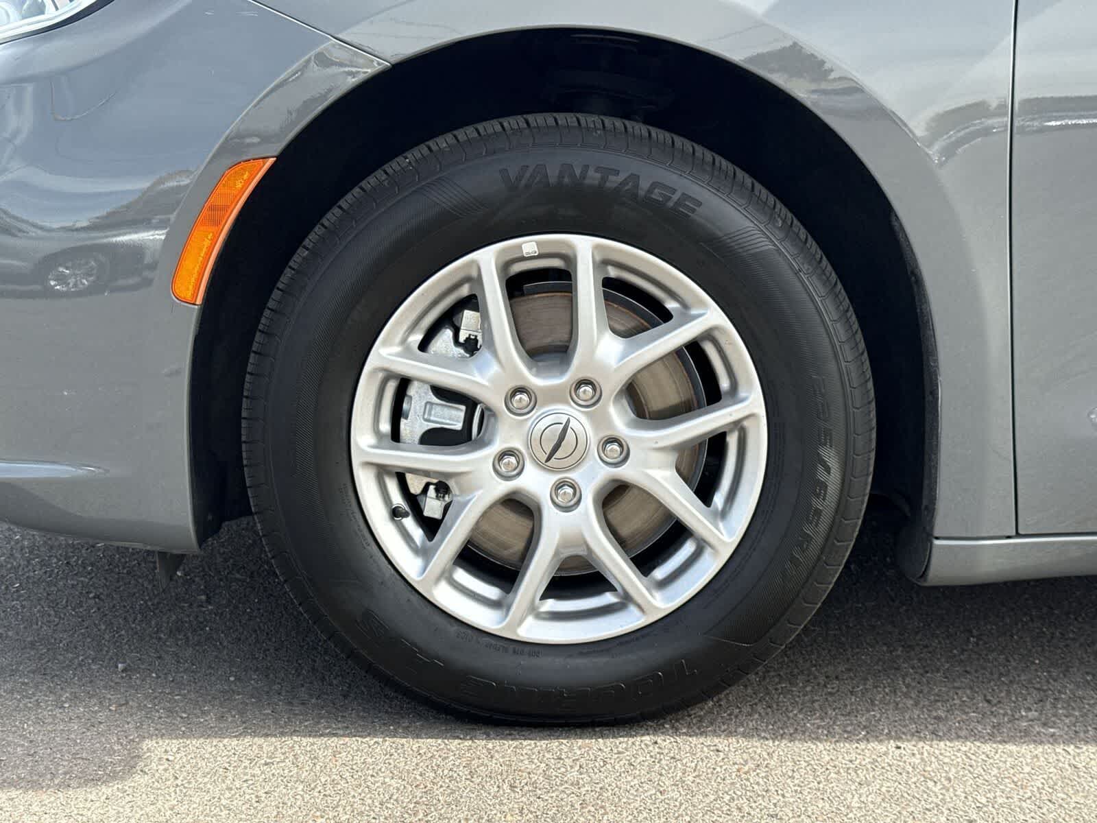 Thumbnail: 2025 Chrysler Pacifica - 11