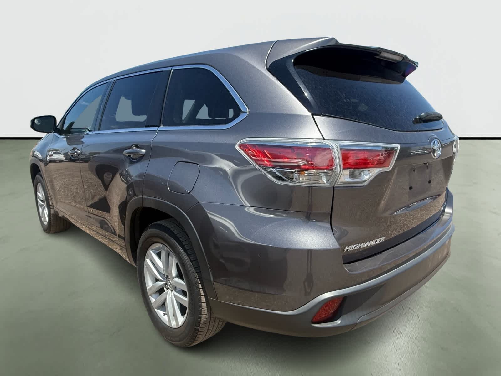 Thumbnail: 2015 Toyota Highlander - 3