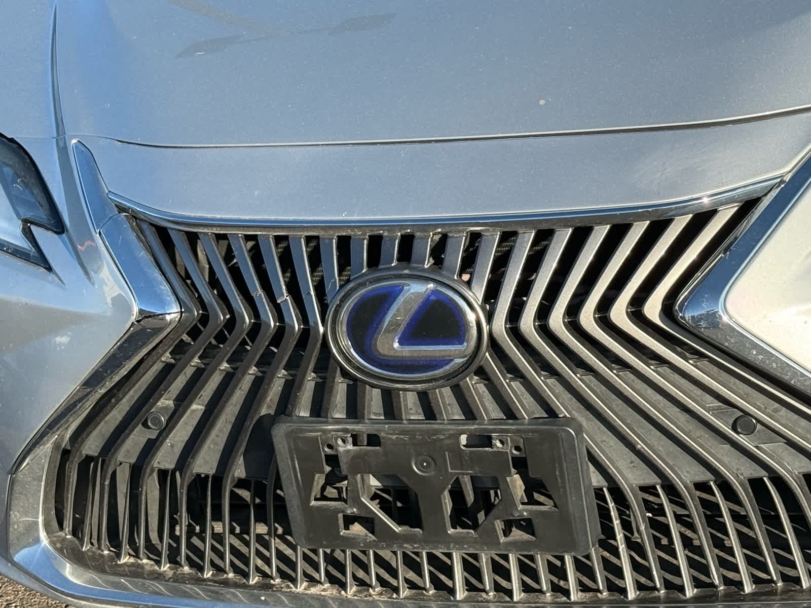 Thumbnail: 2020 Lexus ES - 19