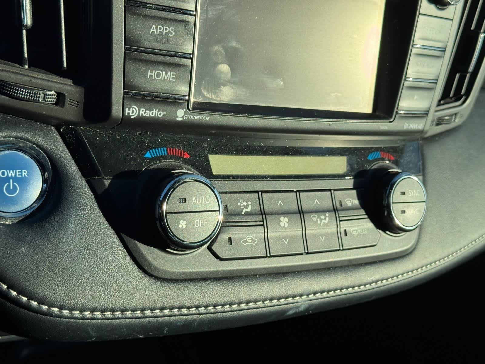 Thumbnail: 2018 Toyota RAV4 - 17