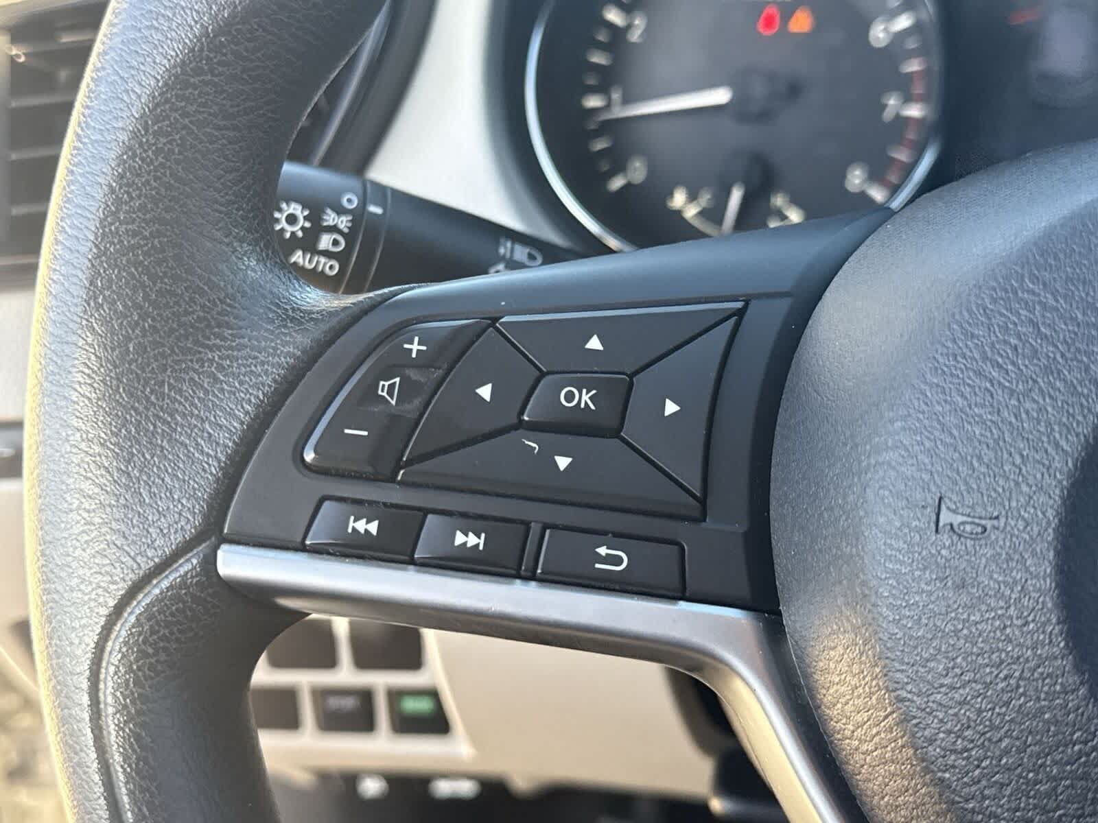 Thumbnail: 2020 Nissan Rogue Sport - 27