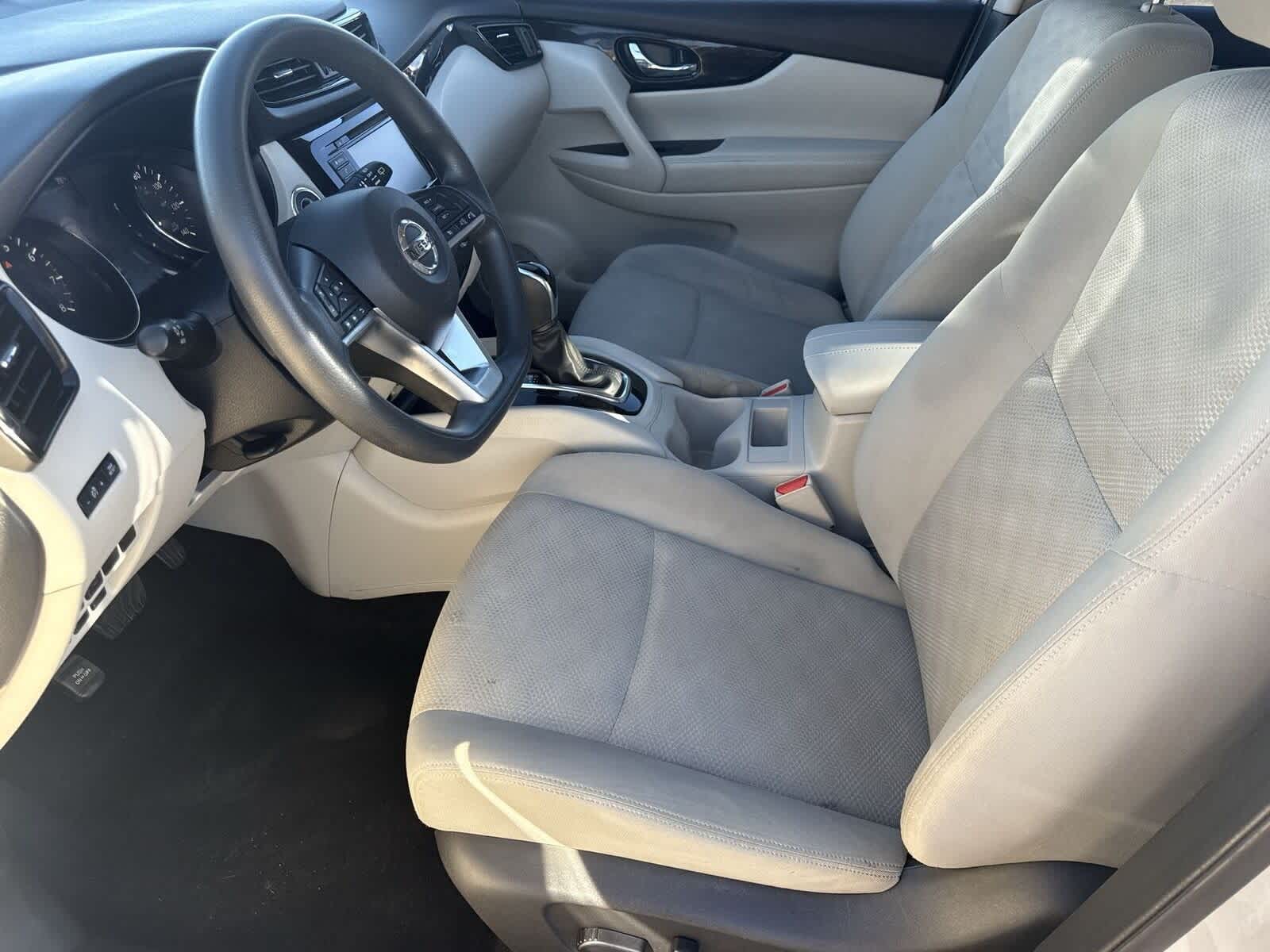 Thumbnail: 2020 Nissan Rogue Sport - 17