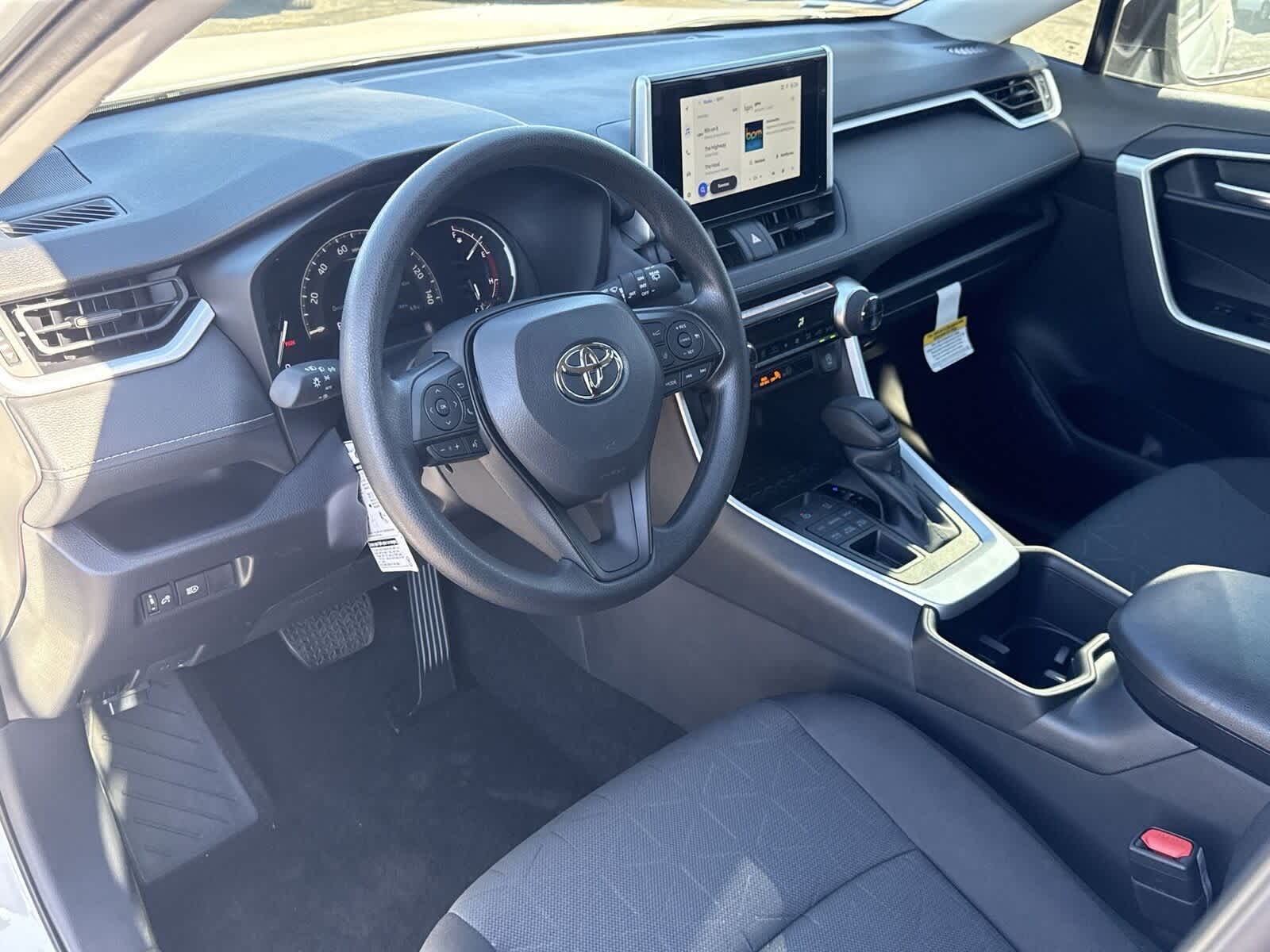 Thumbnail: 2025 Toyota RAV4 - 16