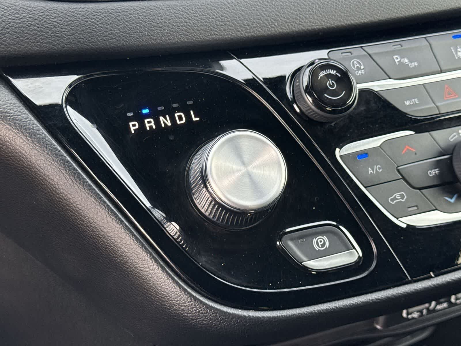 Thumbnail: 2025 Chrysler Pacifica - 24