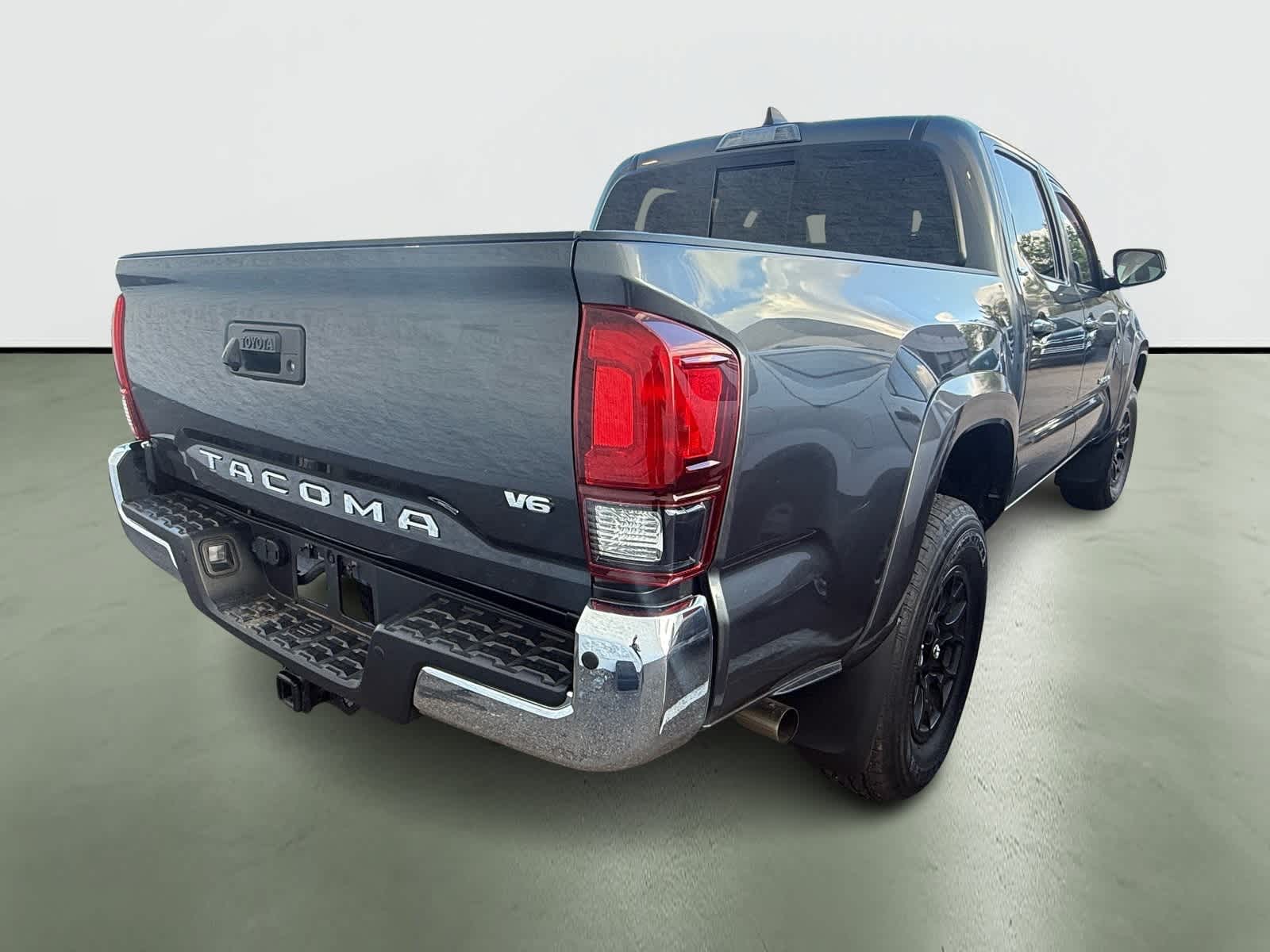 Thumbnail: 2022 Toyota Tacoma - 4