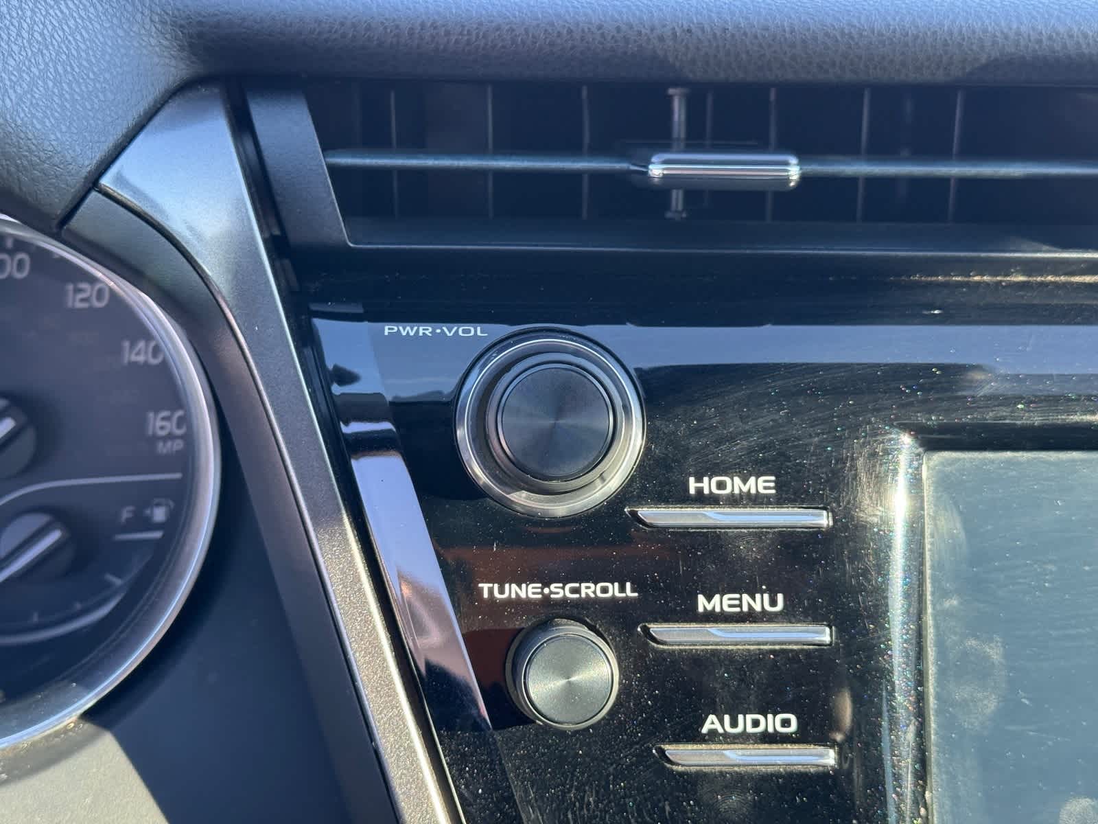 Thumbnail: 2019 Toyota Camry - 21