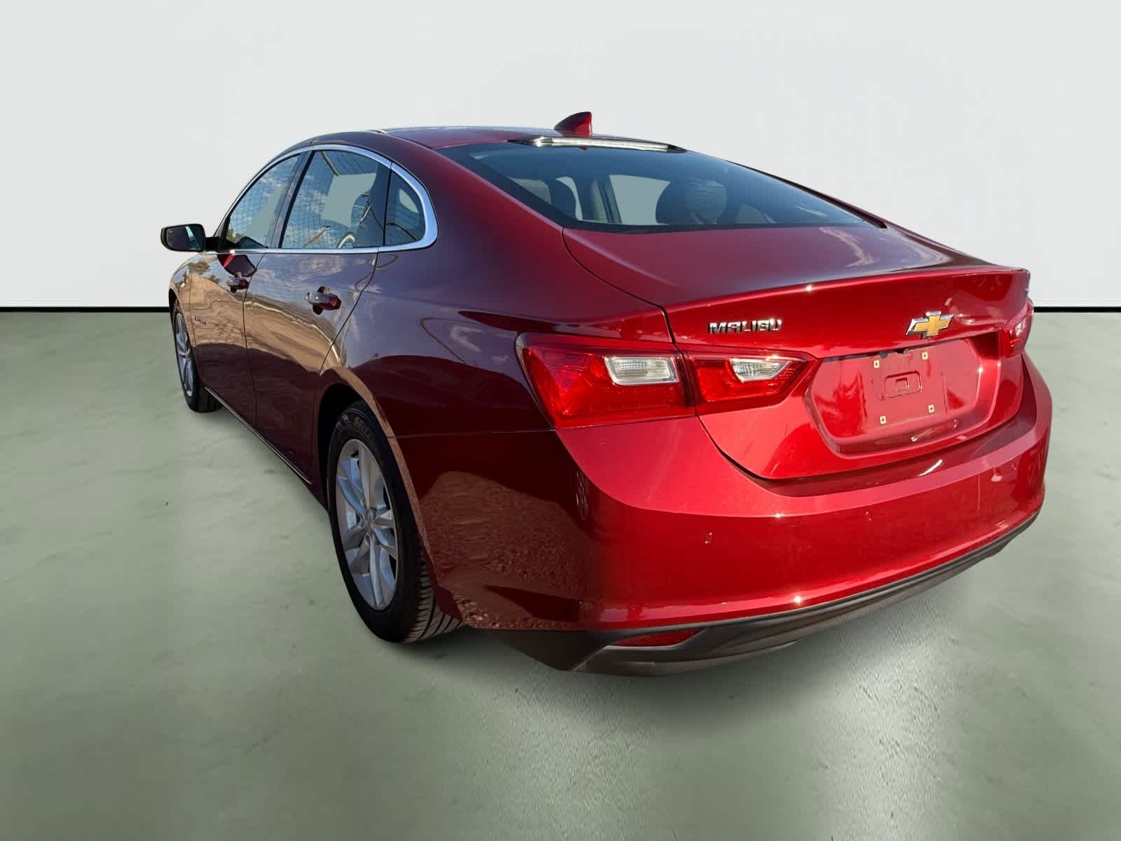 Thumbnail: 2016 Chevrolet Malibu - 3
