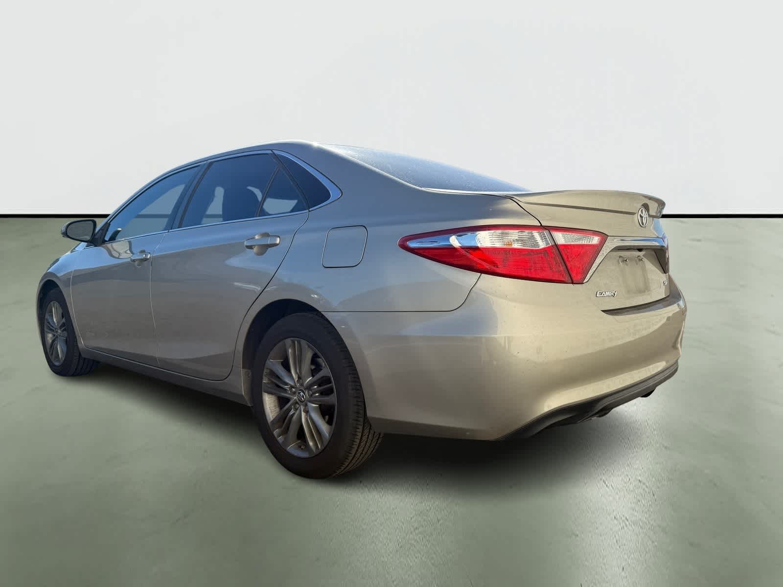 Thumbnail: 2015 Toyota Camry - 3