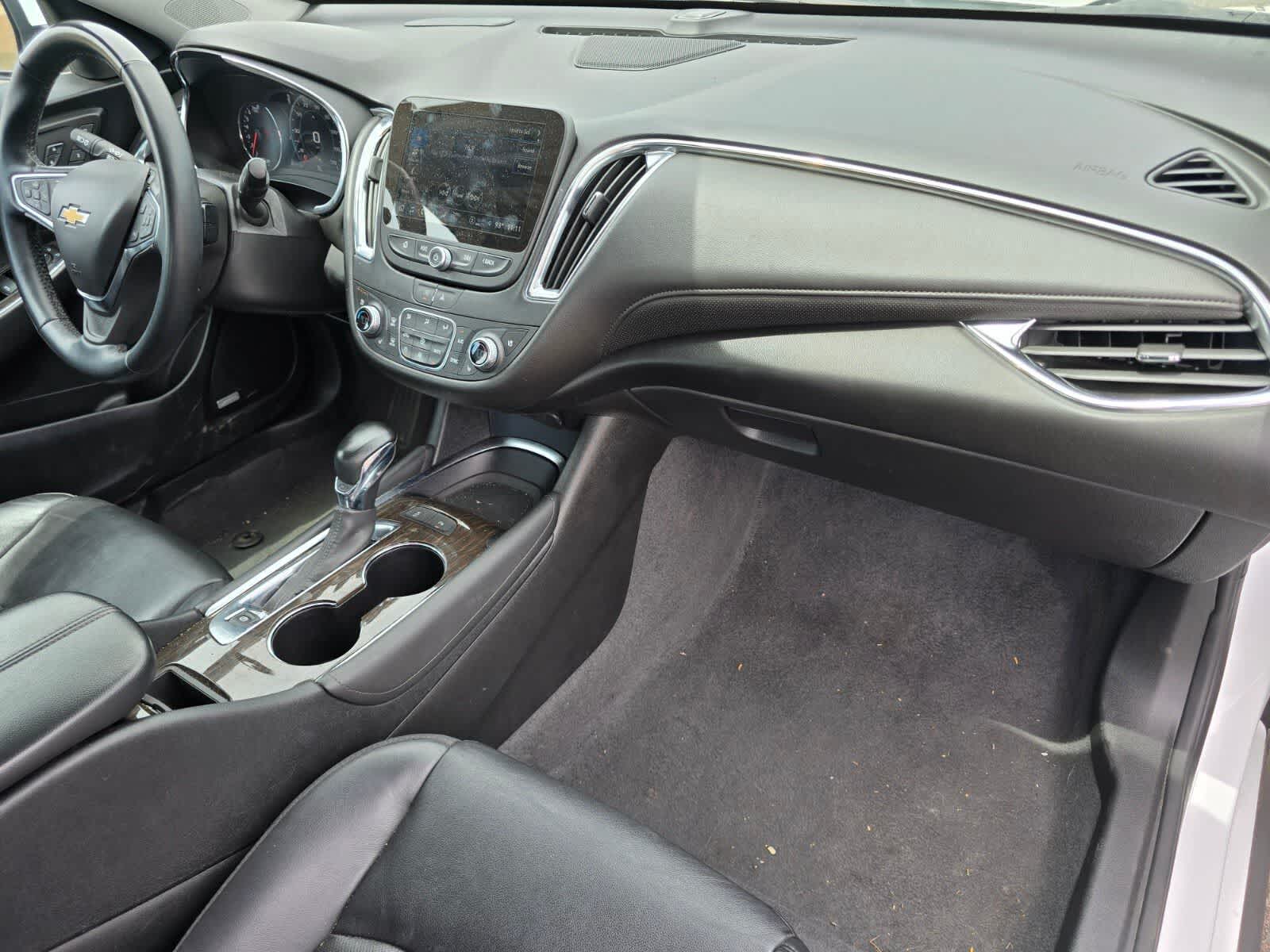 Thumbnail: 2024 Chevrolet Malibu - 10