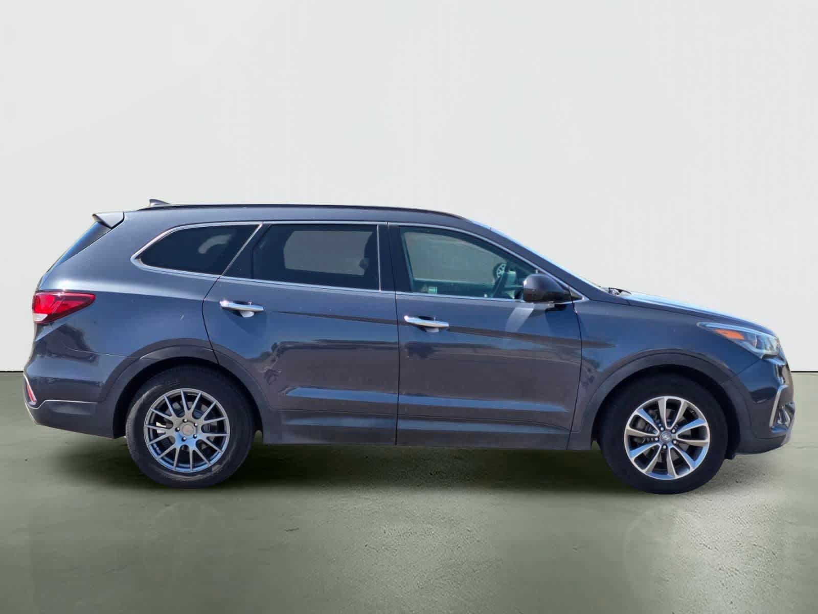 Thumbnail: 2017 Hyundai Santa Fe - 7