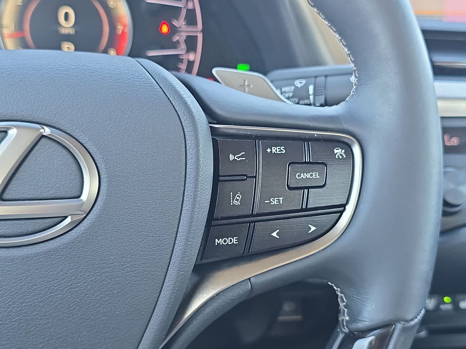Thumbnail: 2019 Lexus ES - 29
