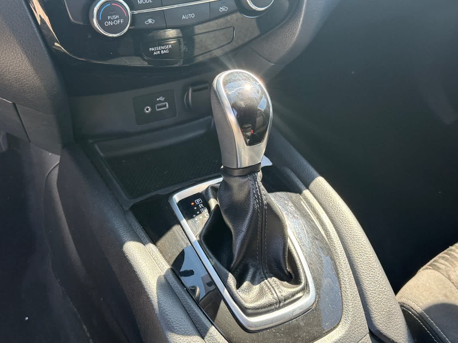 Thumbnail: 2020 Nissan Rogue - 18