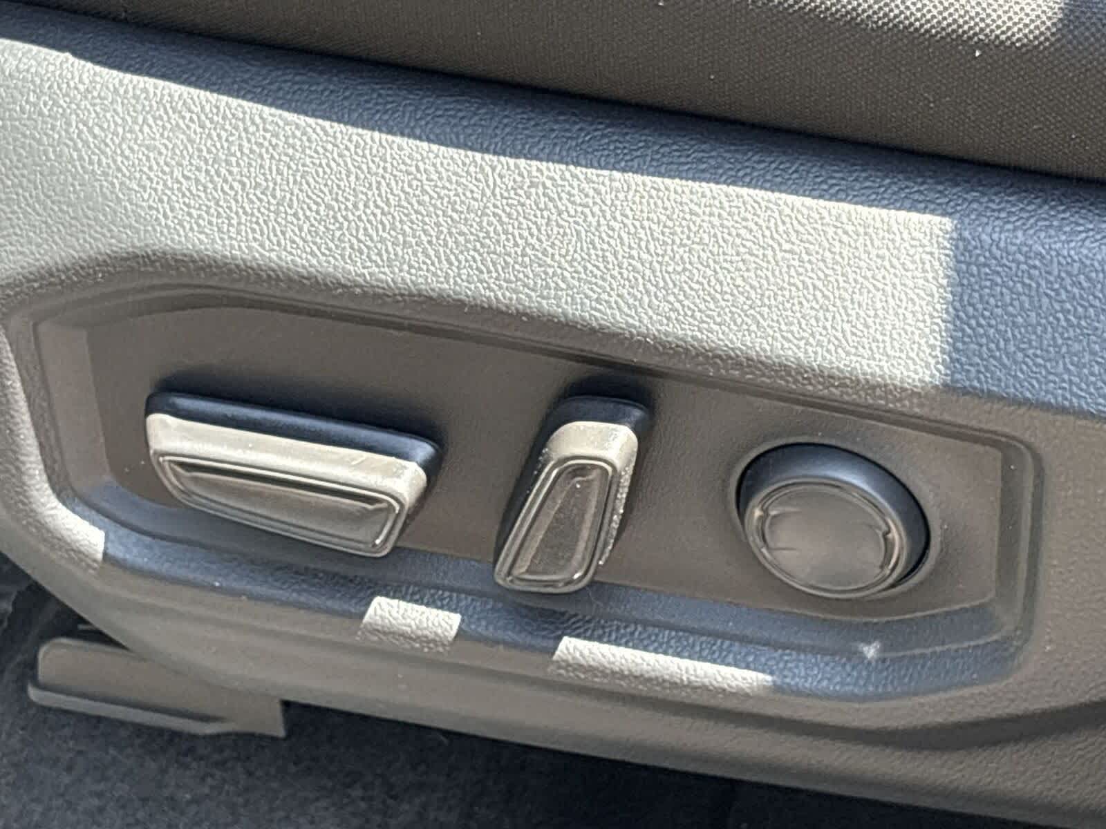 Thumbnail: 2025 Toyota Tundra - 18